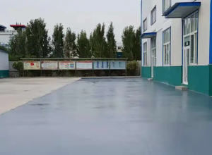 普陀彩色路面喷涂翻新的材料对冬季